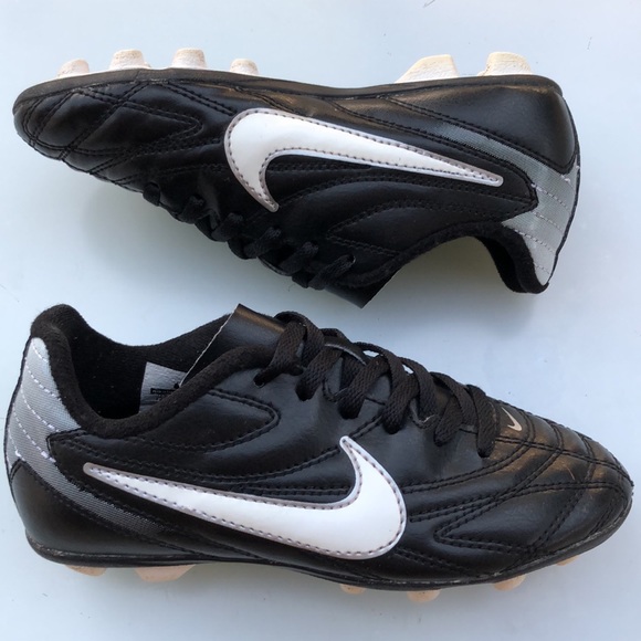 Nike soccer cleats size 12 - Picture 5 of 10